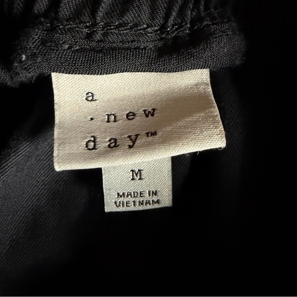 A New Day Pants Womens Medium Black Twill Jogger Elastic Waist Cuffed Casual - Picture 4 of 8